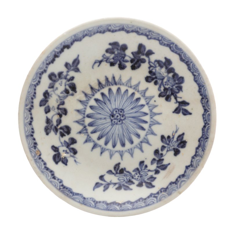 十八/十九世紀 青花花卉紋盤一組兩件 | Two Chinese blue and white 'Tek Sing' cargo dishes, 18th/19th century - 图2