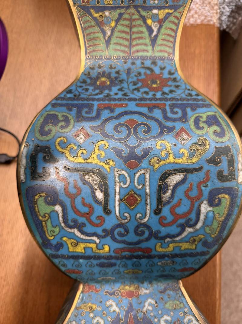 十七世紀 掐絲琺瑯掐絲掐絲銅鍍金饕餮紋方壺 | A fine Chinese cloisonné enamel and gilt-bronze 'taotie' vase, fanghu, Ming dynasty, 17th century - 图55