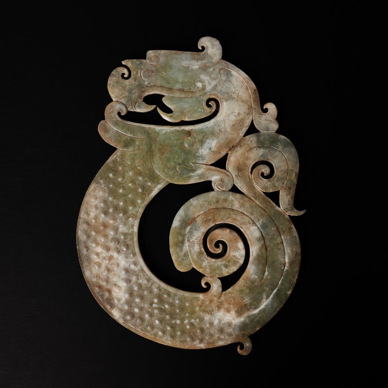 十九/二十世紀 仿古玉雕龍紋珮 | A large Chinese archaistic jade 'dragon' plaque, 19th/20th century