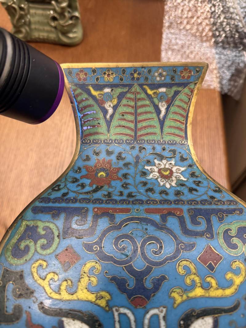 十七世紀 掐絲琺瑯掐絲掐絲銅鍍金饕餮紋方壺 | A fine Chinese cloisonné enamel and gilt-bronze 'taotie' vase, fanghu, Ming dynasty, 17th century - 图3