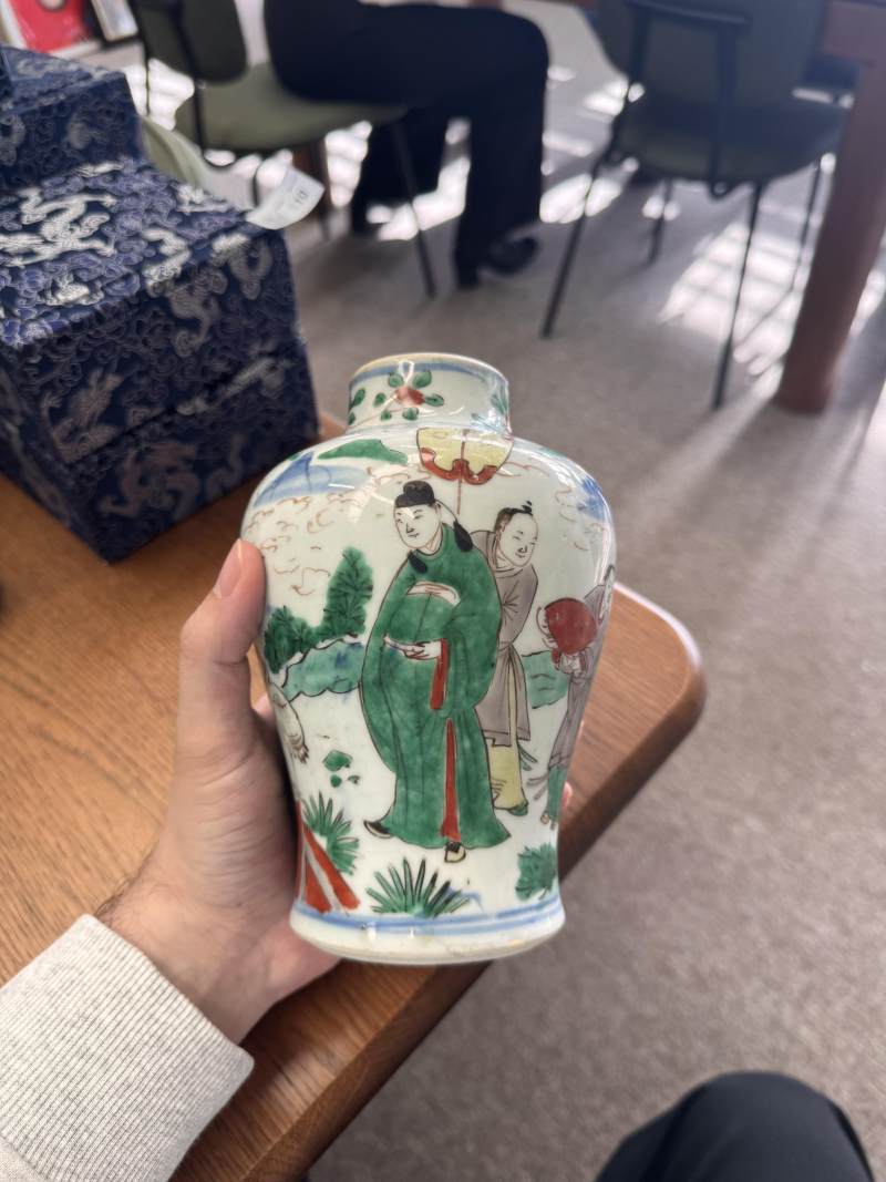 十七世紀 五彩高士圖瓶 | Santos Collection | A Chinese wucai 'official and attendant' vase, 17th century - 图13