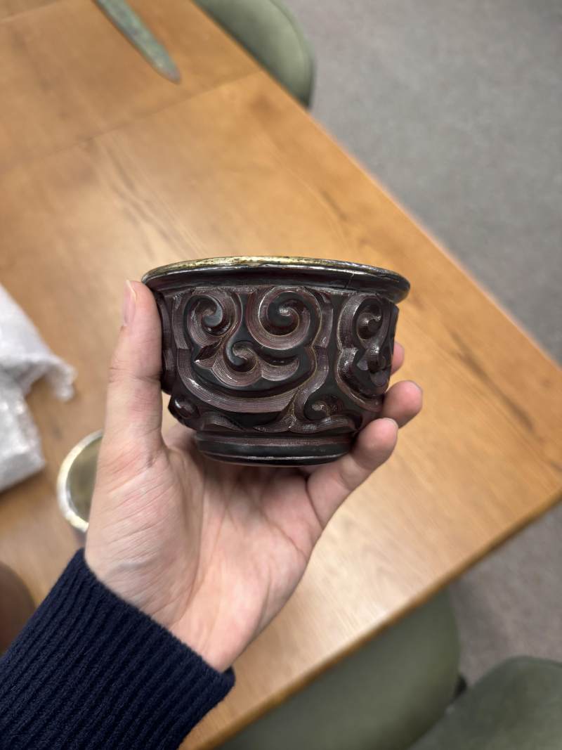 元/明 剔犀花卉紋盃一對 | A rare pair of Chinese 'tixi' lacquer cups, Yuan/Ming dynasty - 图16