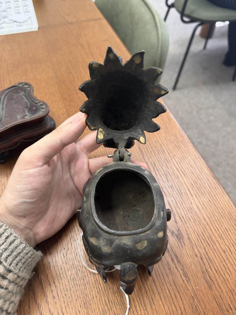 明 銅甪端爐 | A Chinese bronze 'luduan' incense burner, Ming dynasty