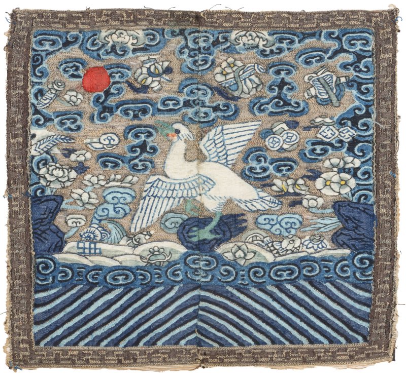 清十九世紀 刺繡文官錦雞圖補子一組三件 | Three Chinese civil official's embroidered 'pheasant' silk rank badges, buzi, Qing dynasty, 19th century - 图4
