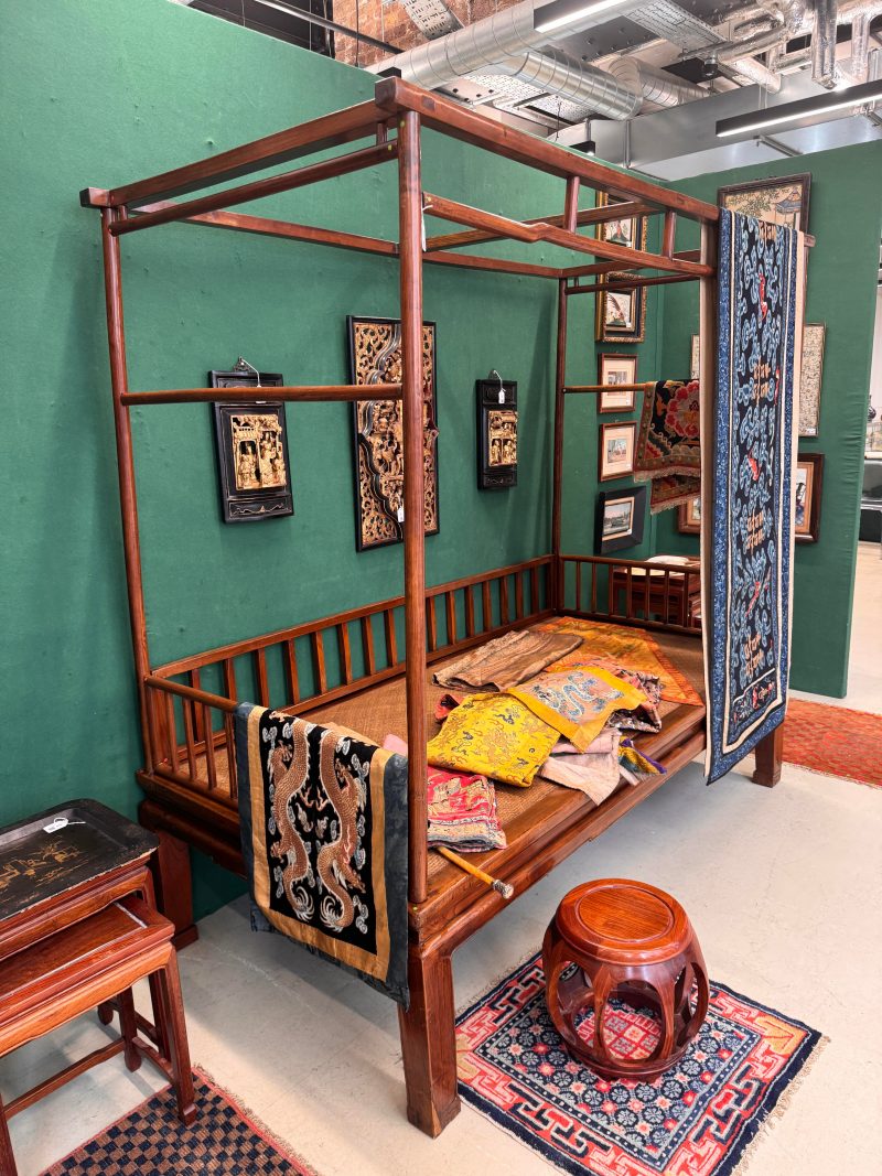 十九世紀 櫸木四柱架子床 | A fine Chinese jumu southern elm four-poster canopy bed, 19th century - 图4