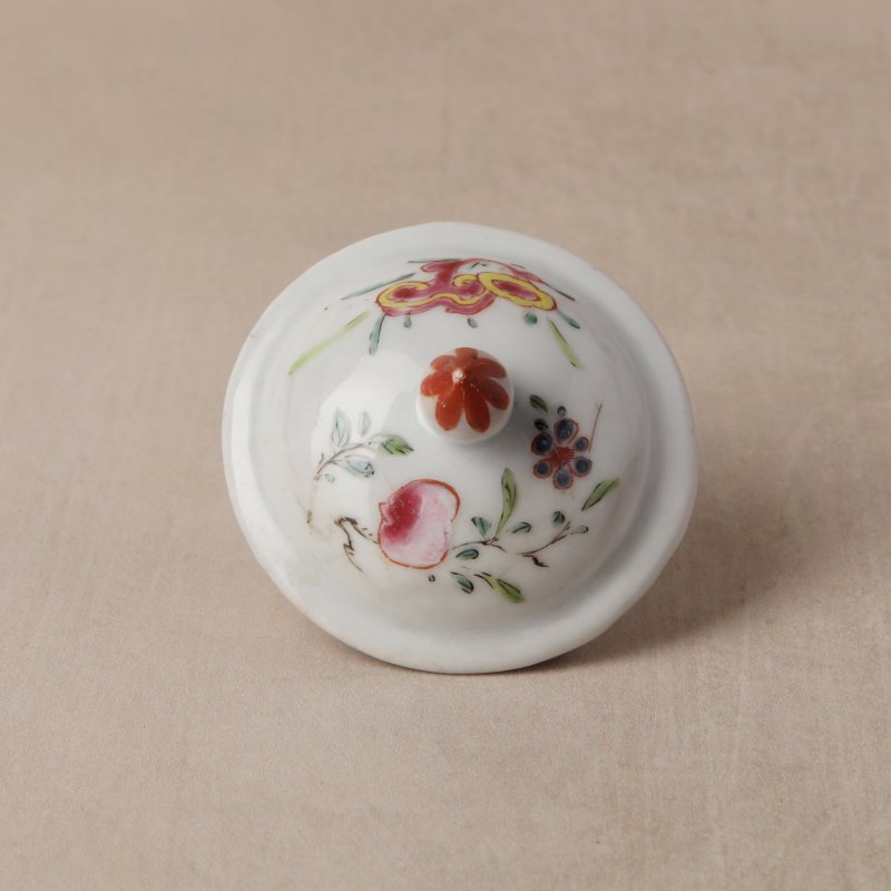 清雍正 粉彩瑞鹿圖蓋壺 | Santos Collection | A Chinese export famille-rose 'deer' teapot, Qing dynasty, Yongzheng period - 图6