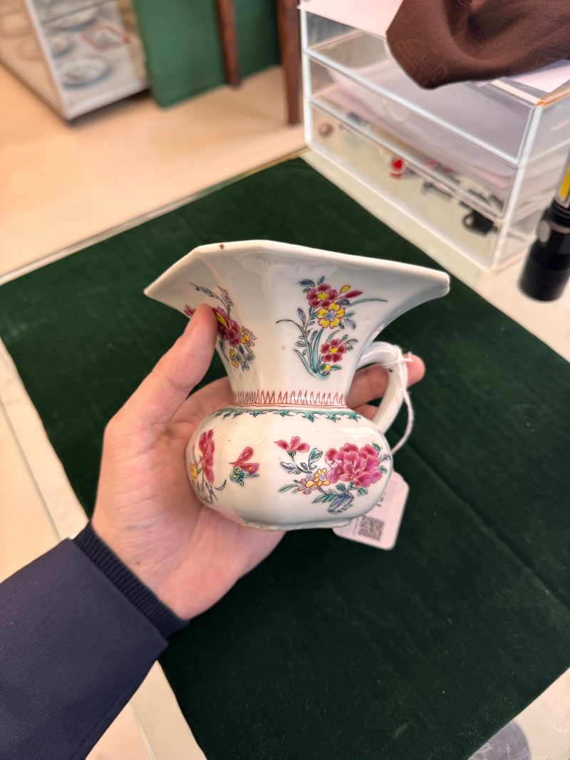 清雍正 粉彩花卉紋渣斗 | Santos Collection | A Chinese export famille-rose 'floral' spittoon, Qing dynasty, Yongzheng period - 图19