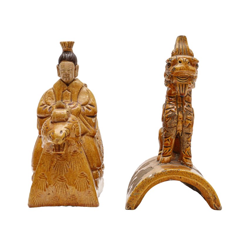 明 / 清 褐釉瑞獸瓦件 一組兩件 | Two Chinese amber-glazed 'mythical beast' roof tiles, Ming/Qing dynasty - 图3