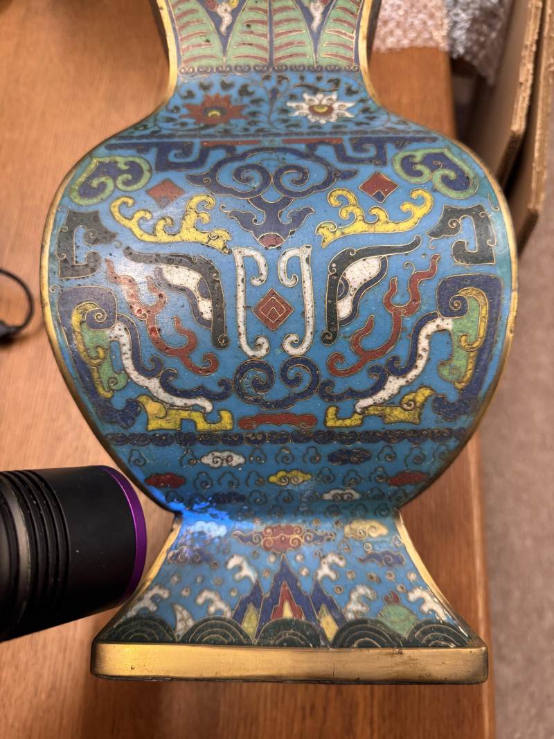 十七世紀 掐絲琺瑯掐絲掐絲銅鍍金饕餮紋方壺 | A fine Chinese cloisonné enamel and gilt-bronze 'taotie' vase, fanghu, Ming dynasty, 17th century - 图13