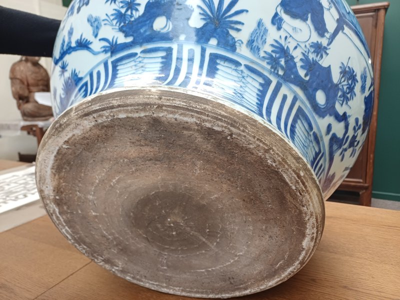 清十八世紀 青花百子圖瓶 | A large Chinese blue and white 'boys' vase, Qing dynasty, 18th century - 图9