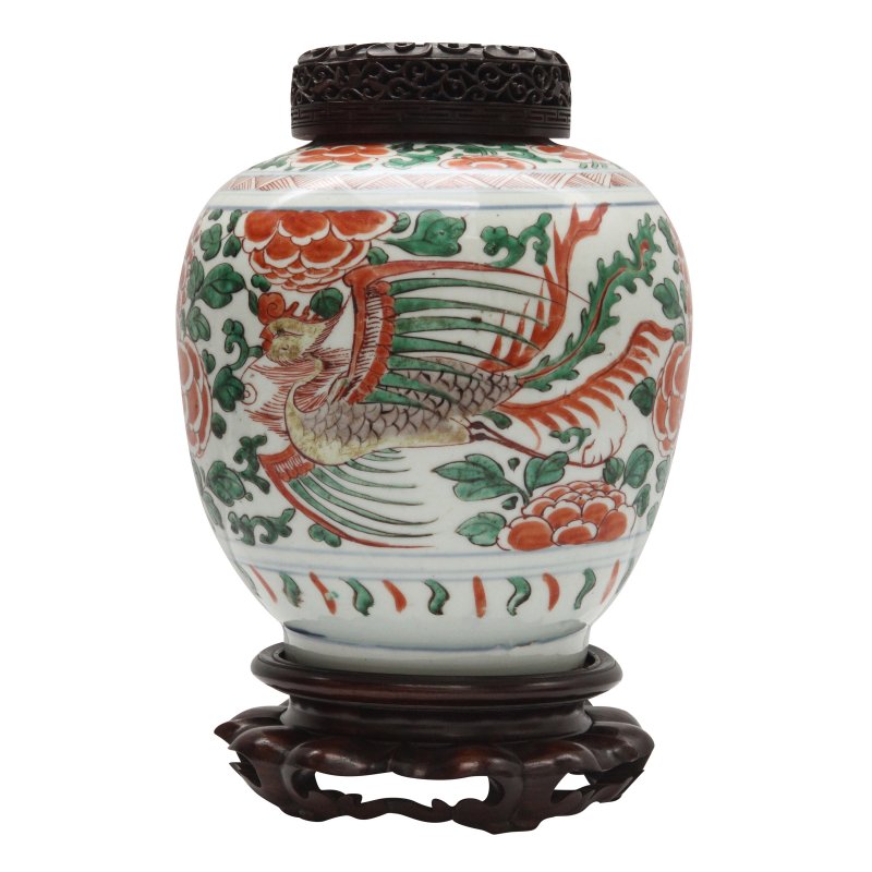 過渡期 五彩穿花鳳紋罐 | A Chinese wucai 'phoenix' jar, Transitional period, 17th century - 图1