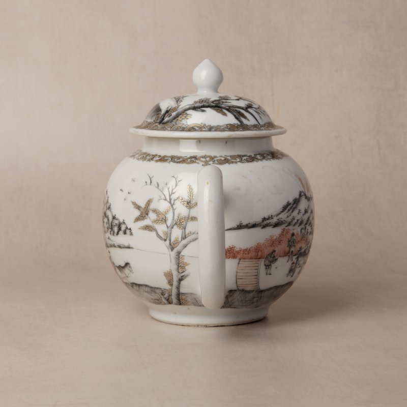 清乾隆 墨彩高粱收穫圖蓋壺 | Santos Collection | A rare Chinese export en-grisaille 'sorghum harvesting' teapot, Qing dynasty, Qianlong period - 图2