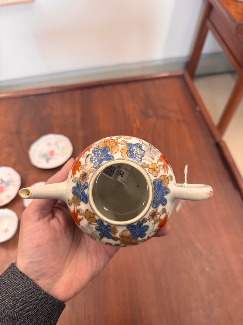 清雍正 粉彩魚藻紋蓋壼 | Santos Collection | A Chinese export famille-rose 'fish pond' teapot, Qing dynasty, Yongzheng period - 图30