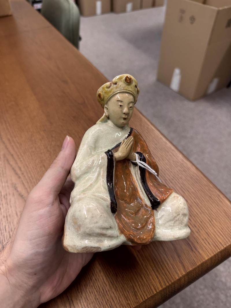 十八/十九世紀 素三彩道教人物像 | A Chinese glazed biscuit 'Daoist' figure, 18th/19th century - 图3