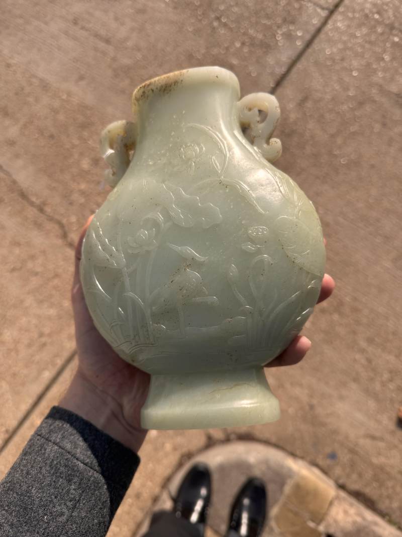 清乾隆 青玉雕蓮塘清趣圖瓶 | A fine Chinese celadon jade 'lotus pond' vase, Qing dynasty, Qianlong period - 图30