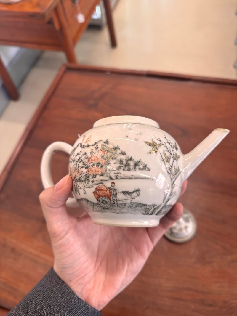 清乾隆 墨彩高粱收穫圖蓋壺 | Santos Collection | A rare Chinese export en-grisaille 'sorghum harvesting' teapot, Qing dynasty, Qianlong period - 图18