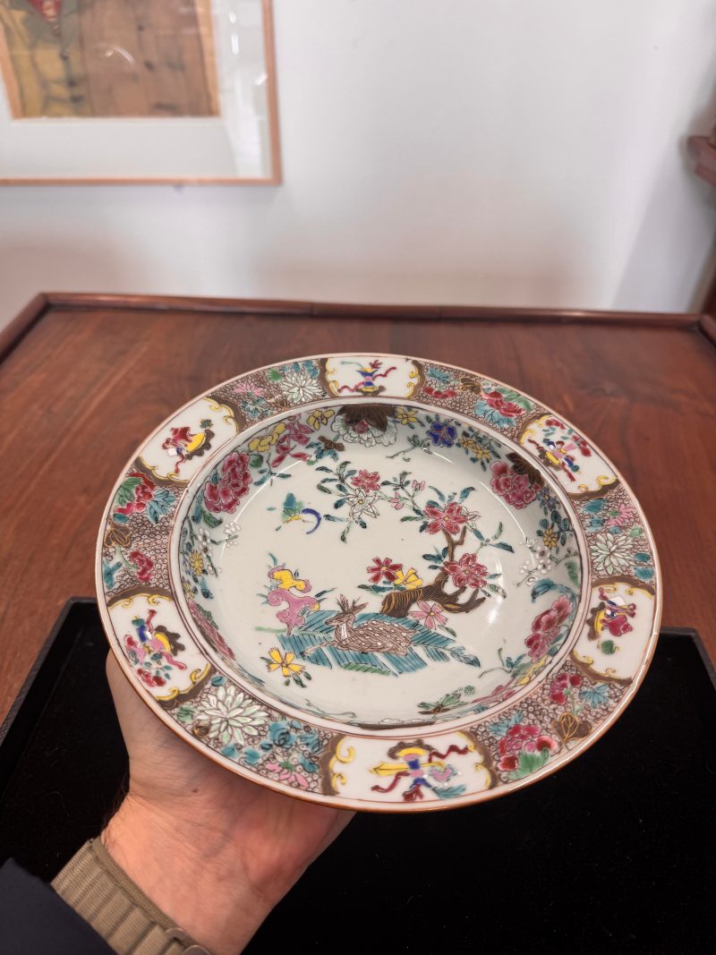 清雍正 粉彩壽鹿圖紋盤 | A Chinese famille-rose 'deer' dish, Qing dynasty, Yongzheng period - 图4