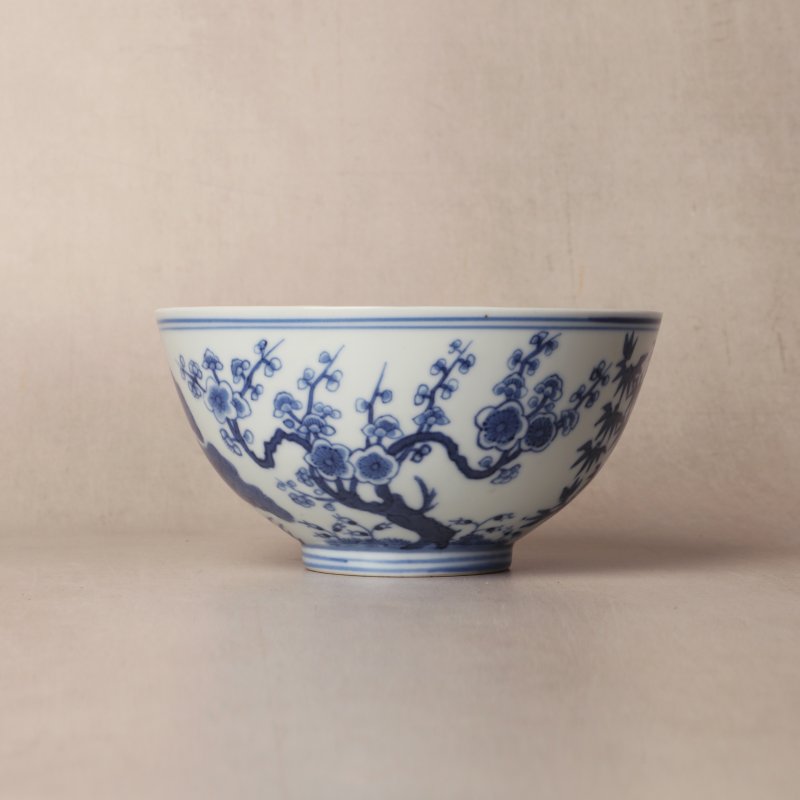 清光緒 青花歲寒三友圖盌 《大清光緒年製》款 | Santos Collection | A Chinese blue and white 'Three Friends of Winter' bowl, Qing dynasty, Guangxu mark and period - 图7