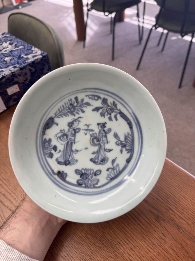 明 青花仕女圖盤 | Santos Collection | A Chinese blue and white 'ladies' dish, Ming dynasty - 图8