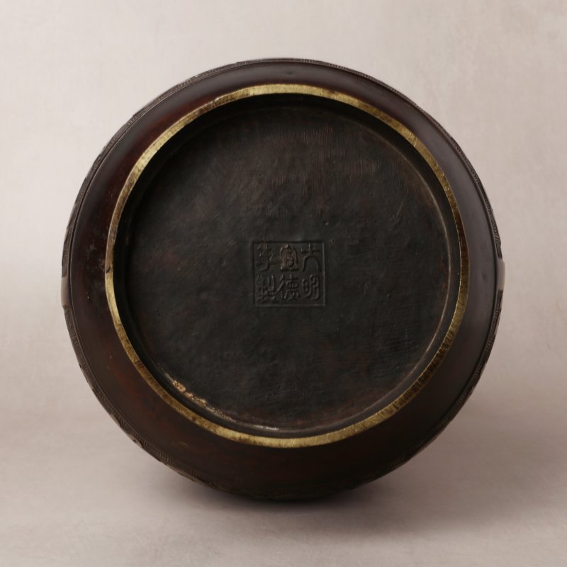 清十八/十九世紀 仿古青銅饕餮紋貫耳壺 | A Chinese archaistic bronze 'taotie' vase, hu, Qing dynasty, 18th/19th century - 图11