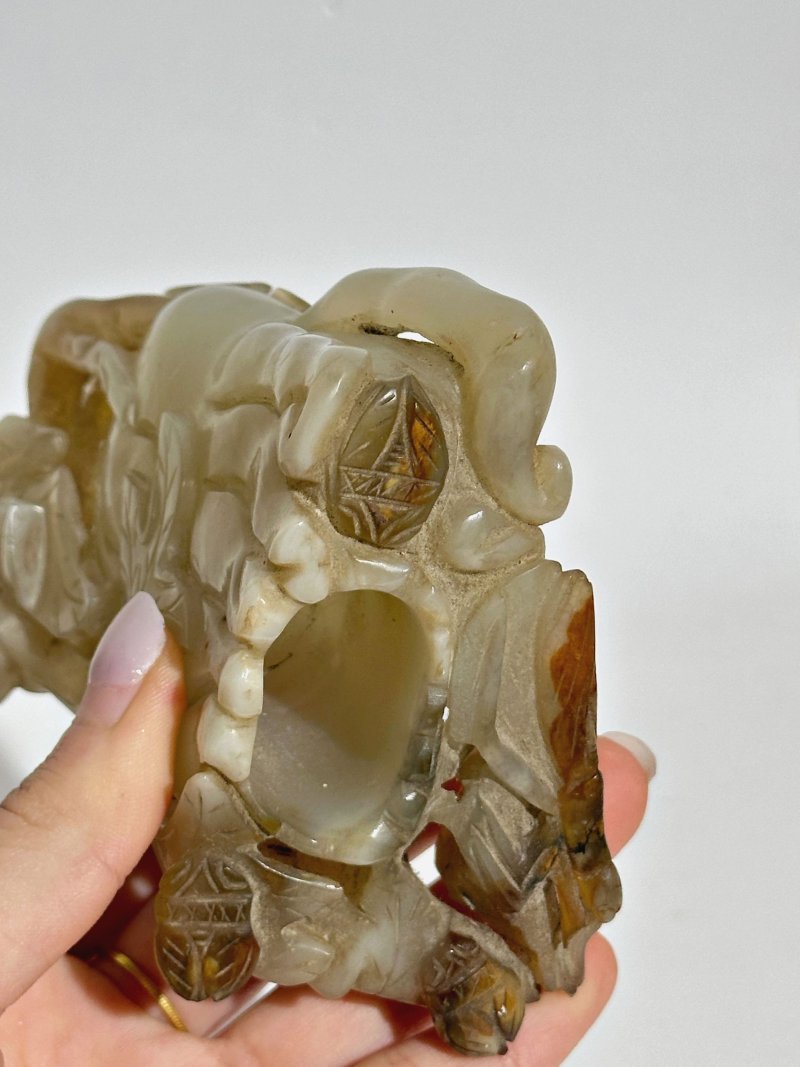 晚清至民國 青玉⌈佛手螳螂⌋香插 及座 | A GREEN JADE 'FINGER CITRON' INCENSE HOLDER - 图2