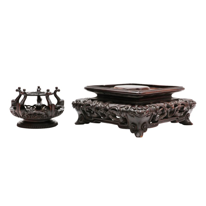 十九/二十世紀 木座一組兩件 | Two Chinese carved wood stands, 19th/20th century