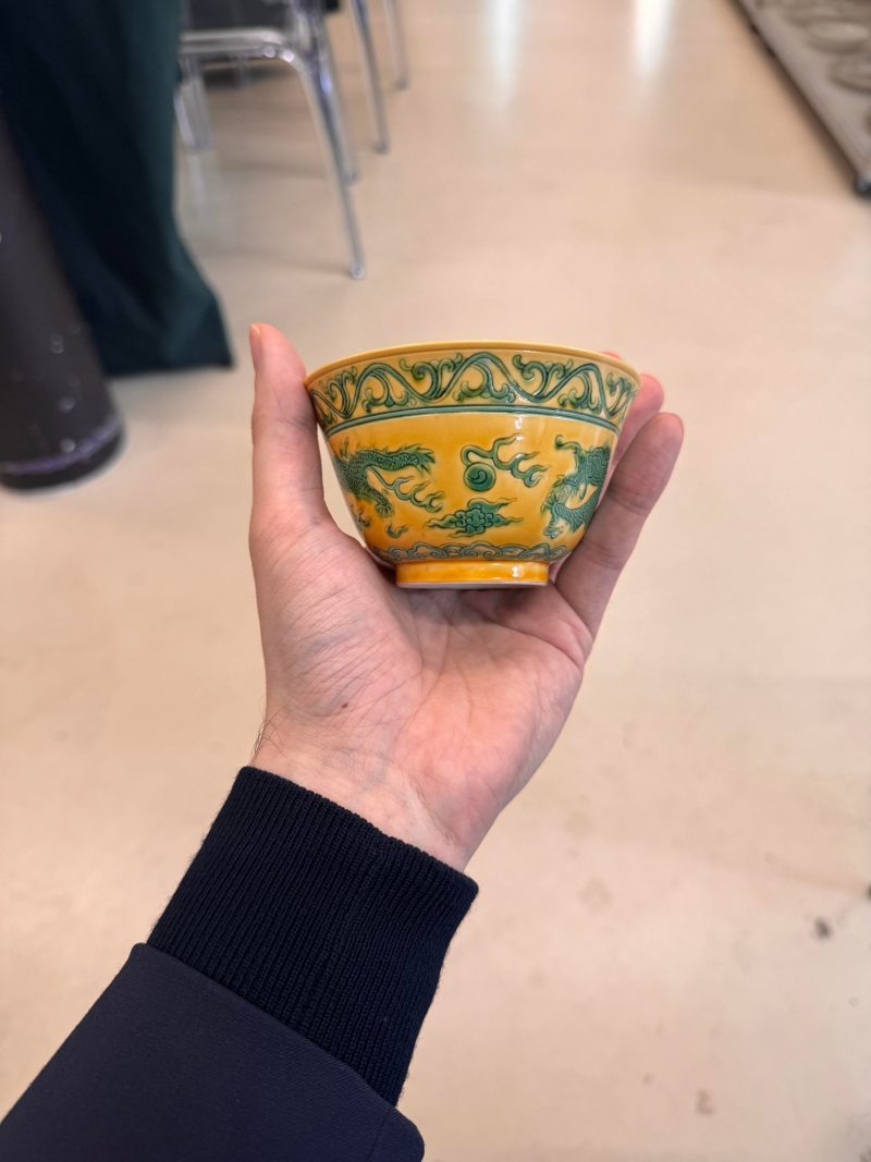 民國 黃地綠彩雲龍戲珠紋盌 《大清光緒年製》款 | A Chinese yellow-ground green-enamelled 'dragon' bowl, Republic period - 图11