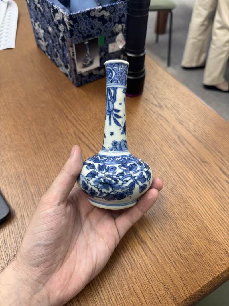 明 古染付青花花鳥圖膽瓶 | Santos Collection | A Chinese kosometsuke blue and white 'birds' bottle vase, Ming dynasty - 图4