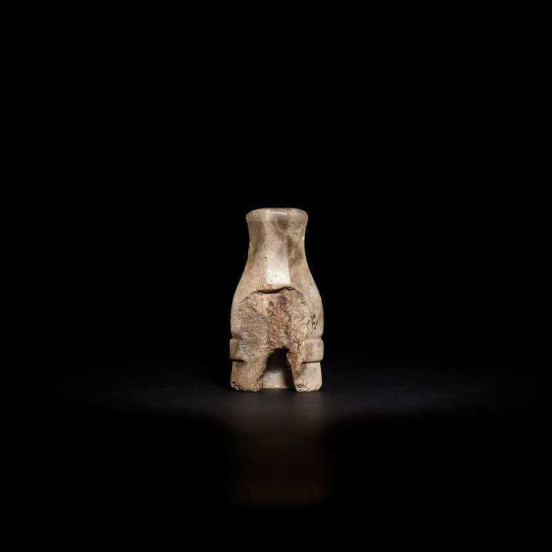 新石器時期 玉瓶形飾 | A JADE FRAGMENT - 图2