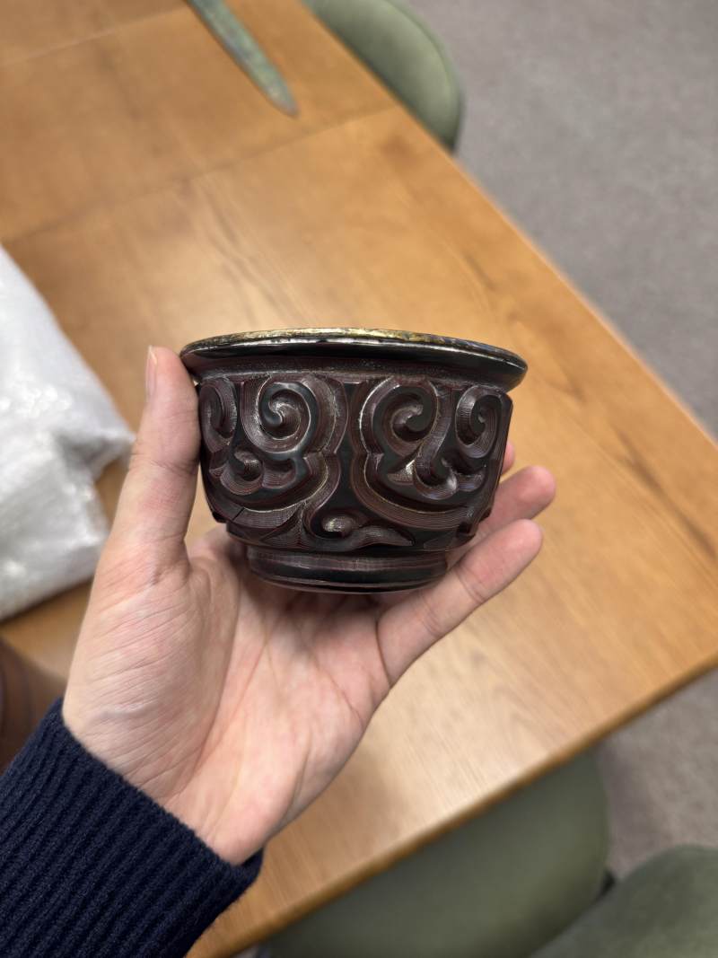 元/明 剔犀花卉紋盃一對 | A rare pair of Chinese 'tixi' lacquer cups, Yuan/Ming dynasty - 图7