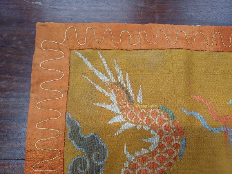 明萬曆 織錦雲龍紋軍儀大旗 | A Chinese silk brocade 'dragon' panel fragment, Ming dynasty, Wanli period - 图11