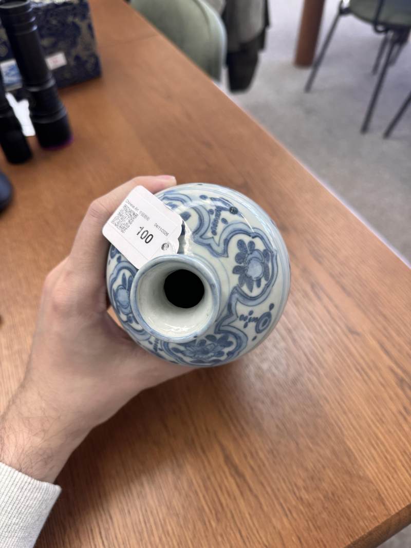 明十六世紀 青花花卉紋梅瓶 | Santos Collection | A Chinese blue and white 'floral' vase, meiping, Ming dynasty, 16th century - 图9
