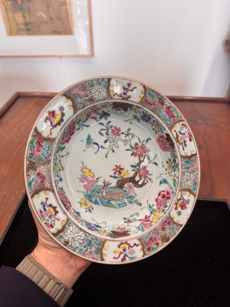 清雍正 粉彩壽鹿圖紋盤 | A Chinese famille-rose 'deer' dish, Qing dynasty, Yongzheng period - 图5