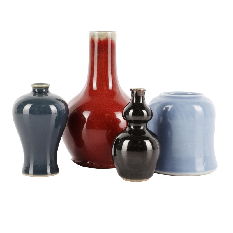 十九至二十世紀 單色釉瓶一組四件 | Four Chinese monochrome vases, 19th-20th century