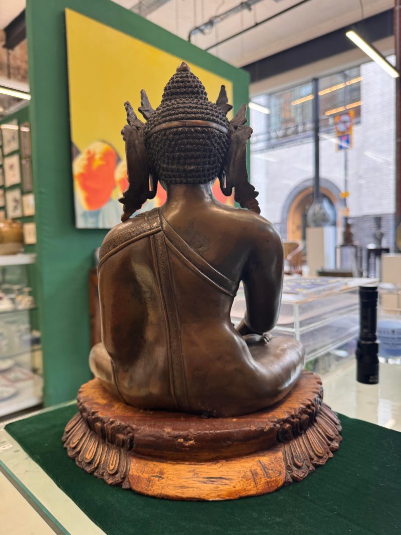 十九世紀 西藏 銅釋迦牟尼佛坐像 | A Tibetan bronze figure of the Shakyamuni Buddha, 19th century - 图8