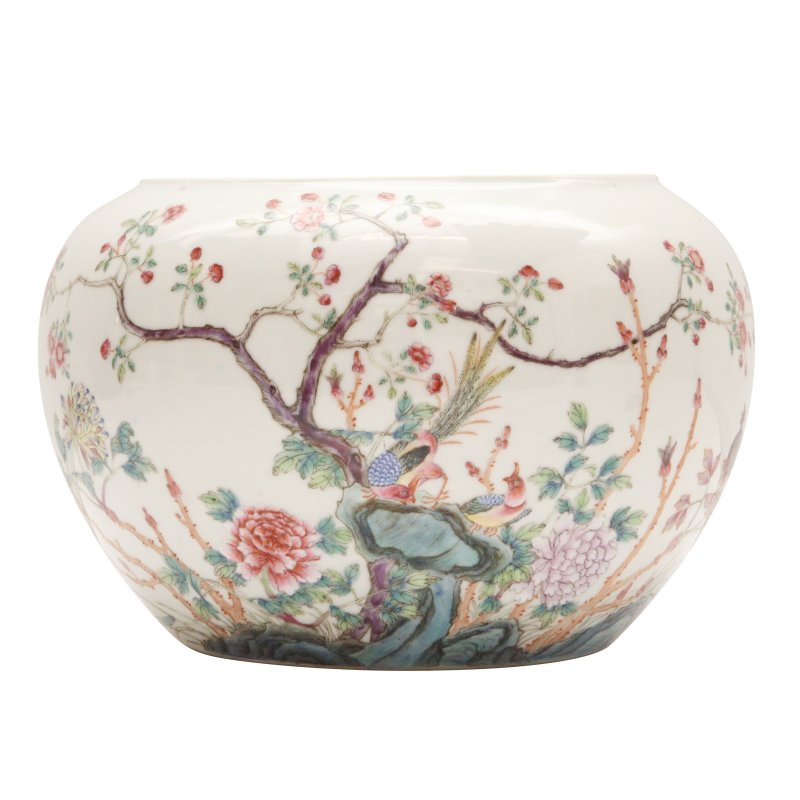 民國 粉彩花鳥圖缽 《大清乾隆年製》款 | A Chinese famille-rose 'birds and blossoms' alms bowl, Republic period, Qianlong mark