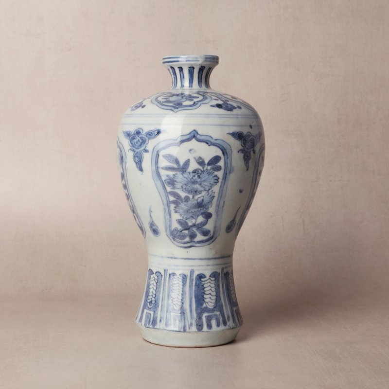 明十六世紀 青花花卉紋梅瓶 | Santos Collection | A Chinese blue and white 'floral' vase, meiping, Ming dynasty, 16th century - 图11