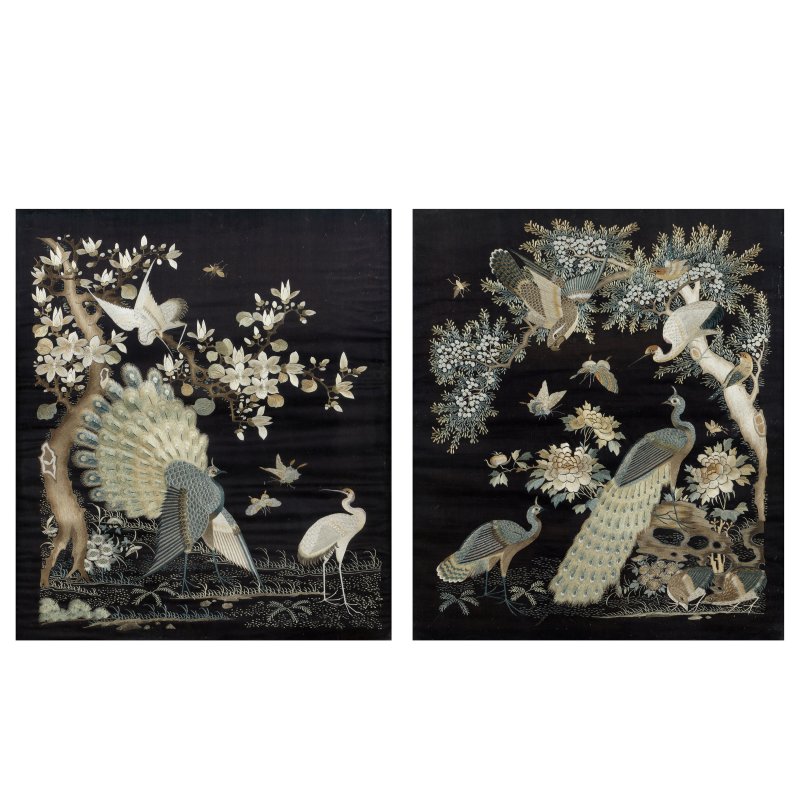 十九世紀 絲繡花鳥圖掛屏一對 | A pair of Chinese silk 'birds and flowers' panels, 19th century