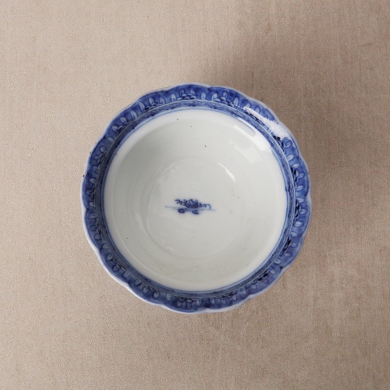 清雍正 漿胎青花山水圖盃及小盤 | Santos Collection | A rare Chinese export soft paste 'landscape' cup and saucer, Qing dynasty, Yongzheng period - 图7