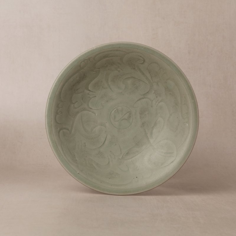 北宋 龍泉窯青釉盌 | Santos Collection | A Chinese Longquan celadon bowl, Northern Song dynasty - 图1