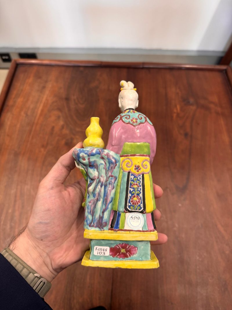 清乾隆 粉彩仕女與童子像 | Santos Collection | A Chinese export famille-rose figure of a lady and boy, Qing dynasty, Qianlong period - 图17