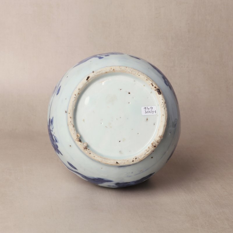 明崇禎/過渡期 青花人物故事圖軍持 | Santos Collection | A Chinese blue and white 'figural' kendi, Transitional period, Chongzhen period - 图18