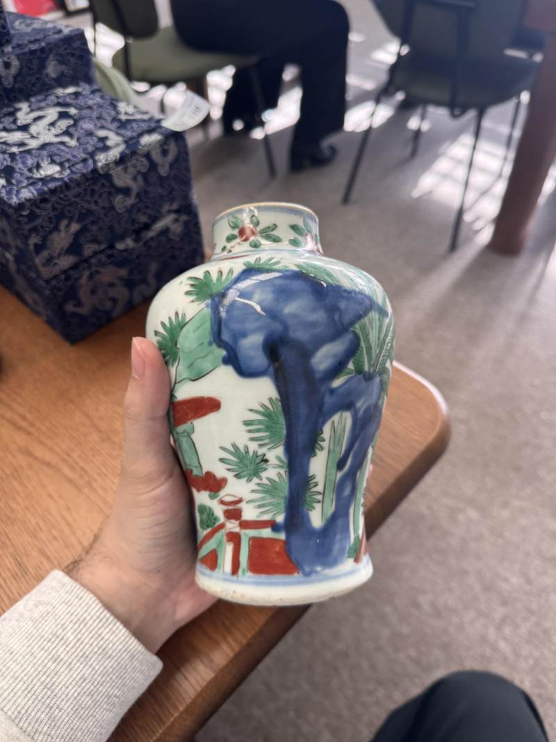 十七世紀 五彩高士圖瓶 | Santos Collection | A Chinese wucai 'official and attendant' vase, 17th century - 图4