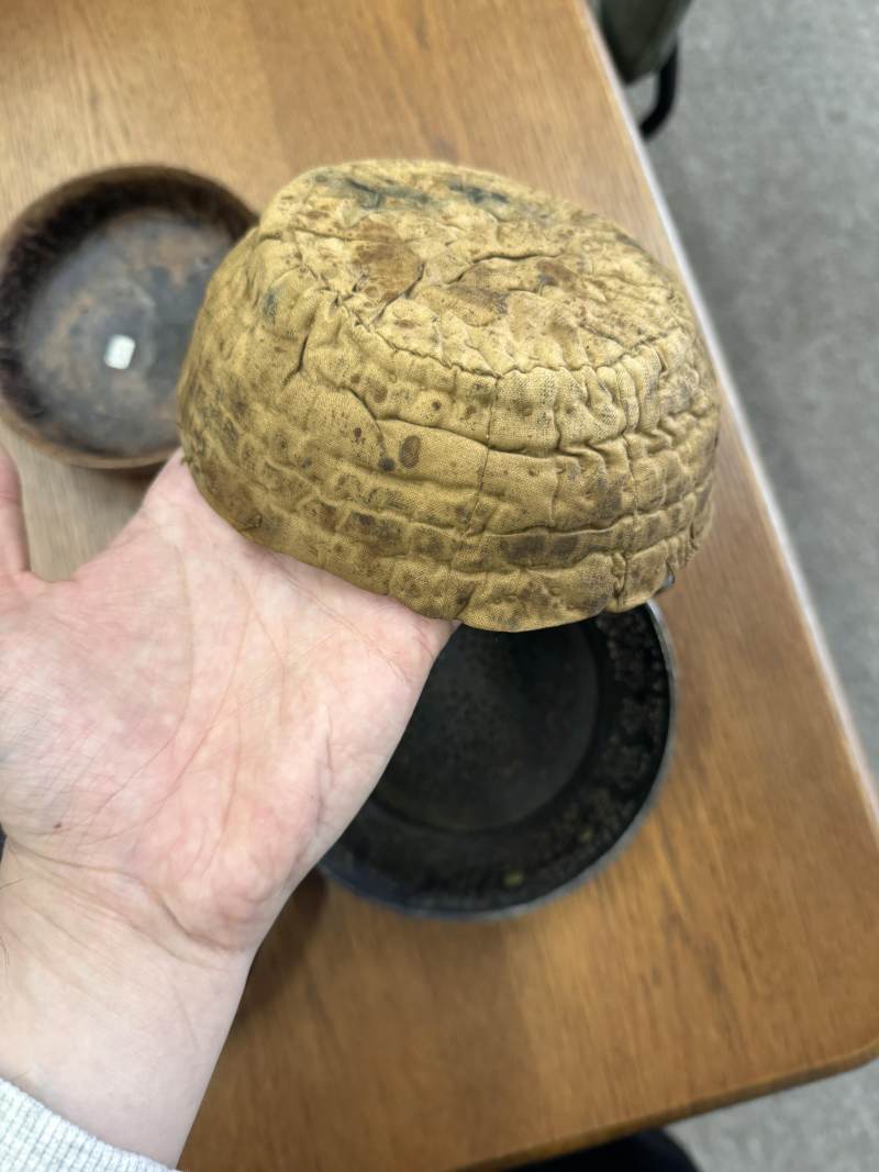 十五/十六世紀 西藏東部德格 鐵鋄金鏤空龍紋蓋盒 | A rare Tibetan gilt-damascened iron bowl box and cover, Derge, Eastern Tibet, 15th/16th century - 图13