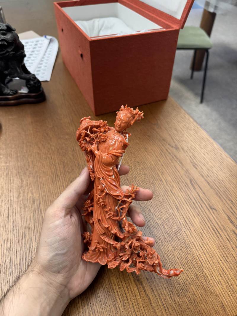 十九世紀 珊瑚雕麻姑獻壽像 | λ A fine Chinese carved coral figure of a Magu, 19th century - 图6