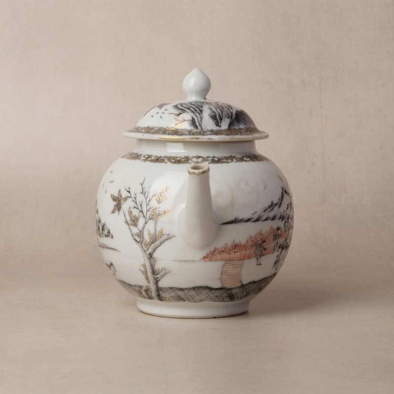 清乾隆 墨彩高粱收穫圖蓋壺 | Santos Collection | A rare Chinese export en-grisaille 'sorghum harvesting' teapot, Qing dynasty, Qianlong period - 图4