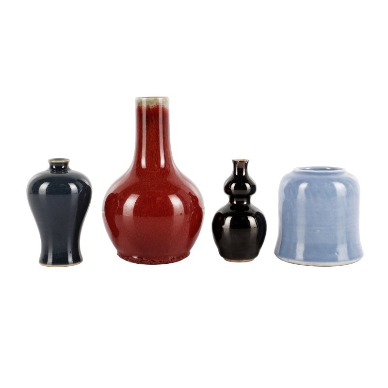 十九至二十世紀 單色釉瓶一組四件 | Four Chinese monochrome vases, 19th-20th century - 图2