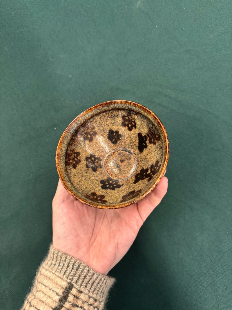 南宋 吉州窰剪紙貼花梅花紋盌 | Santos Collection | A fine Chinese Jizhou 'papercut' 'prunus' bowl, Southern Song dynasty - 图8