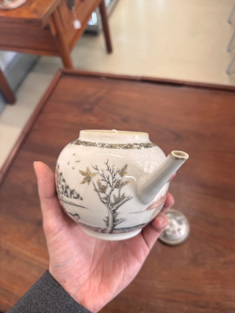 清乾隆 墨彩高粱收穫圖蓋壺 | Santos Collection | A rare Chinese export en-grisaille 'sorghum harvesting' teapot, Qing dynasty, Qianlong period - 图20