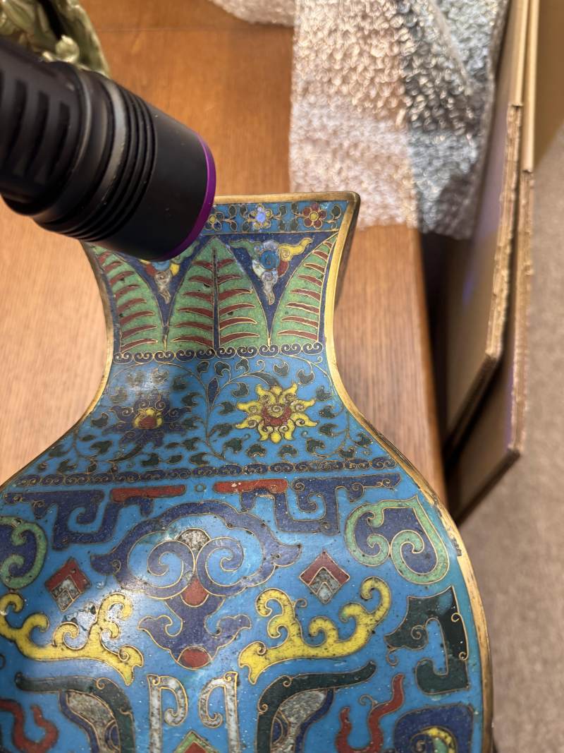 十七世紀 掐絲琺瑯掐絲掐絲銅鍍金饕餮紋方壺 | A fine Chinese cloisonné enamel and gilt-bronze 'taotie' vase, fanghu, Ming dynasty, 17th century - 图24